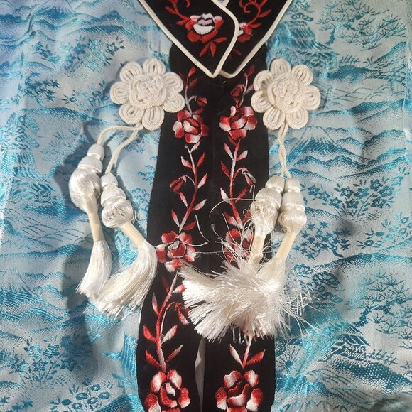 Vtg Fuji Japan Embroidered Kimono Jacket Robe Blue & Black floral cuff collar - Picture 2 of 9